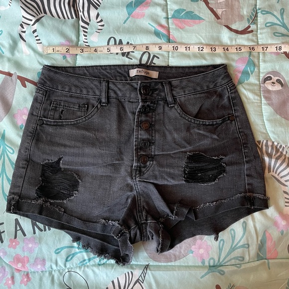 refuge Pants - Ripped, black shorts🖤🖤